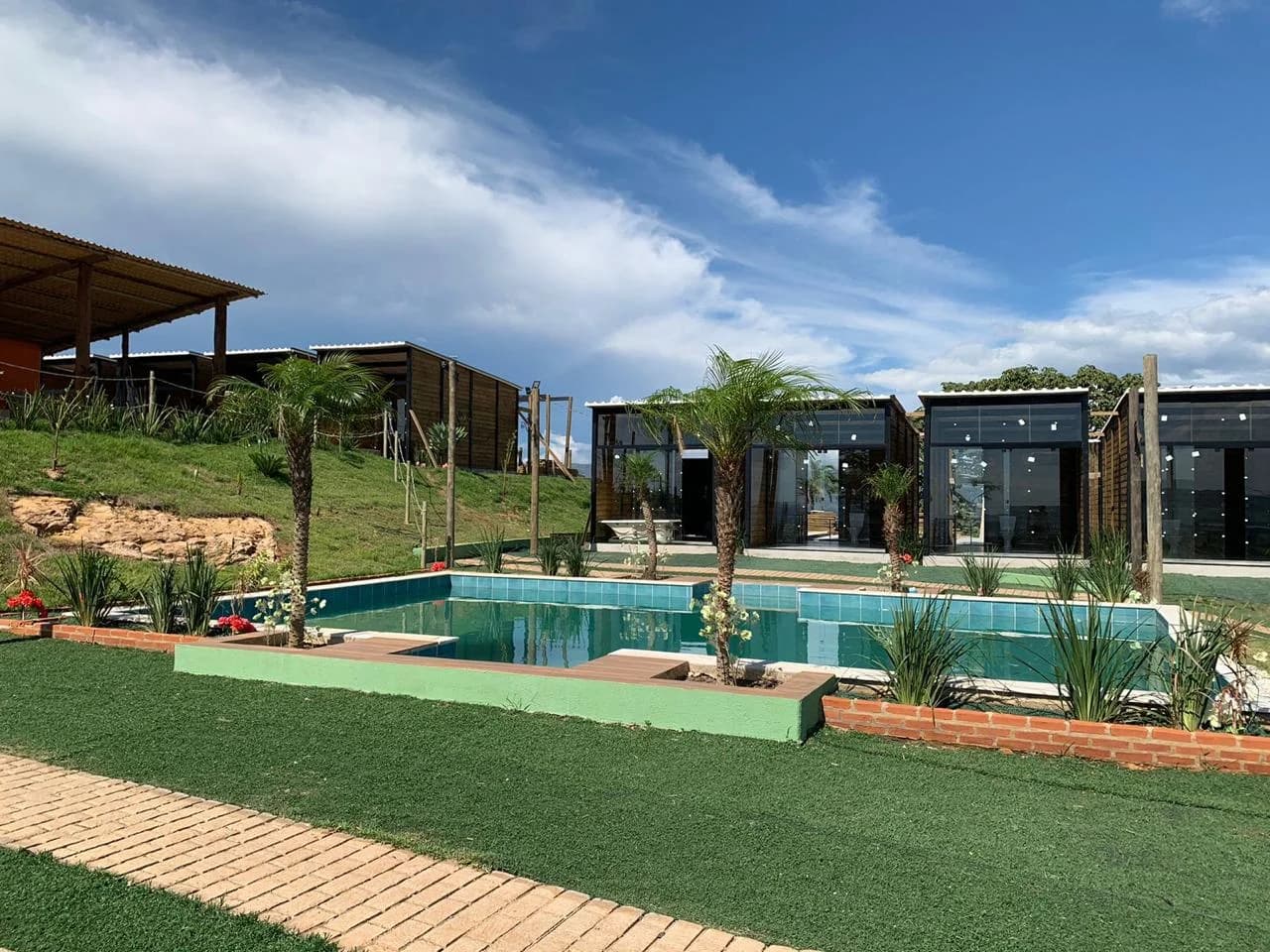 Chalés e piscina do Trindade em São João Batista do Glória