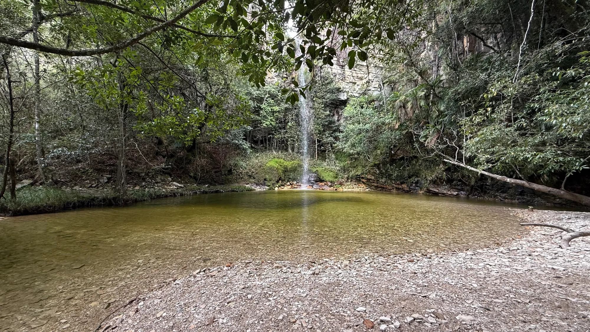 Cachoeira Escondida
